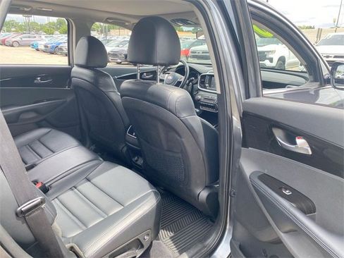 Used 2020 Kia Sorento EX image 18