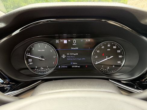 Used 2023 Buick Envision Avenir AWD/4WD image 18