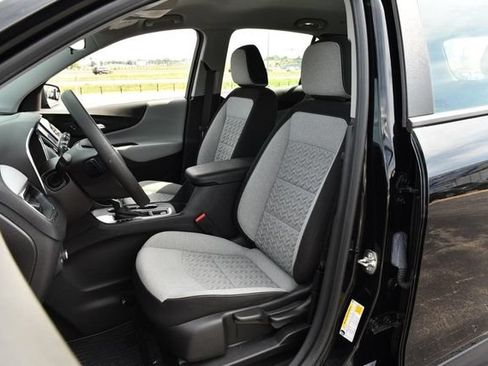 Used 2024 Chevrolet Equinox LS FWD image 17