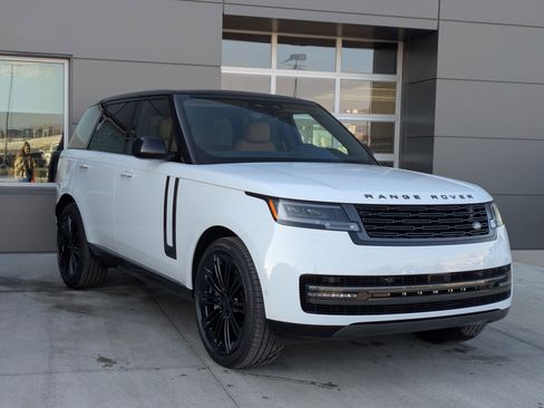 New 2026 Land Rover Range Rover SE image 3