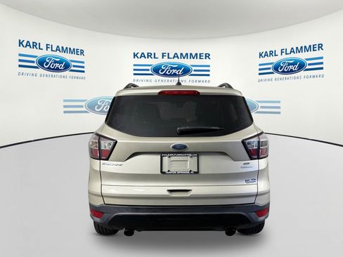 Used 2017 Ford Escape SE w/ SE Sport Appearance Package image 4