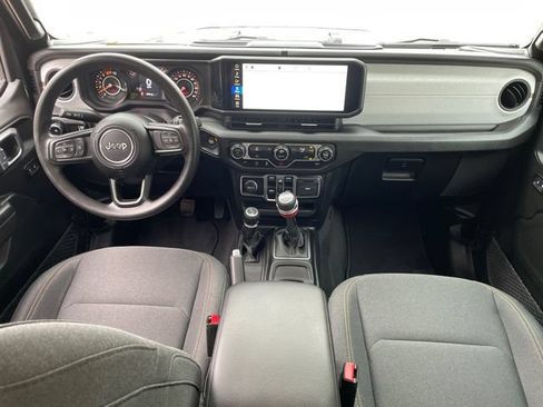 Used 2025 Jeep Wrangler Unlimited Sport AWD/4WD image 19