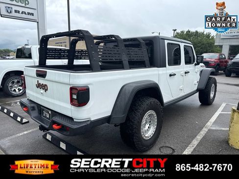 Used 2025 Jeep Gladiator Mojave w/ Convenience Group AWD/4WD image 5