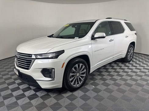 Used 2023 Chevrolet Traverse Premier image 9