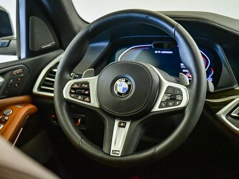 Certified 2021 BMW X7 M50i w/ Dynamic Handling Package image 15