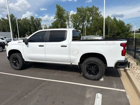 Used 2021 Chevrolet Silverado 1500 Custom Trail Boss w/ LPO, Dark Essentials Package AWD/4WD image 8