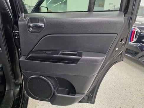 Used 2016 Jeep Patriot High Altitude FWD image 29