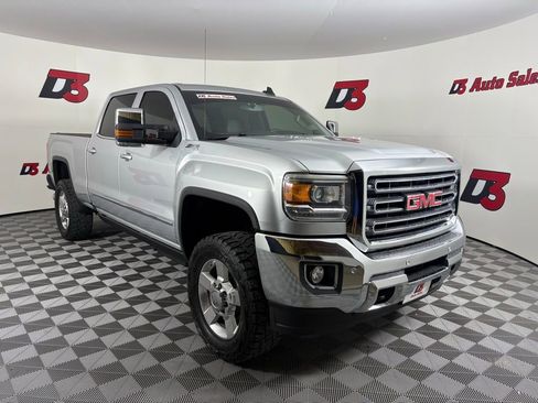 Used 2016 GMC Sierra 2500 SLT w/ Duramax Plus Package AWD/4WD image 10