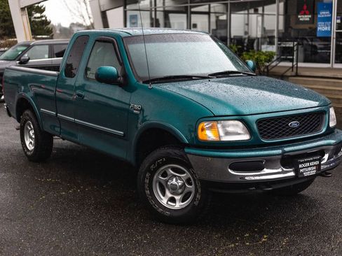 Used 1998 Ford F150 XLT image 2