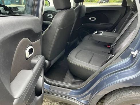 Used 2016 Kia Soul + FWD image 20