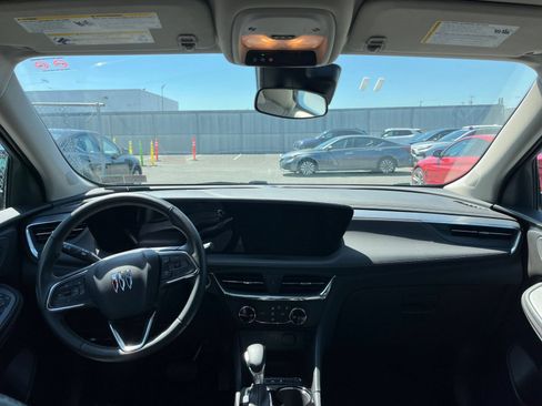 Used 2025 Buick Encore GX Preferred AWD/4WD image 32