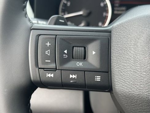 New 2026 Nissan Pathfinder SV AWD/4WD image 20