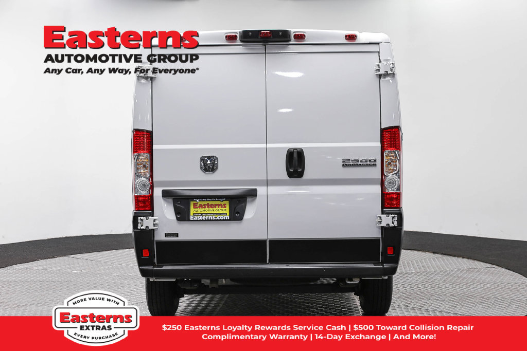 Used 2025 RAM ProMaster 2500 w/ Convenience Group FWD image 7