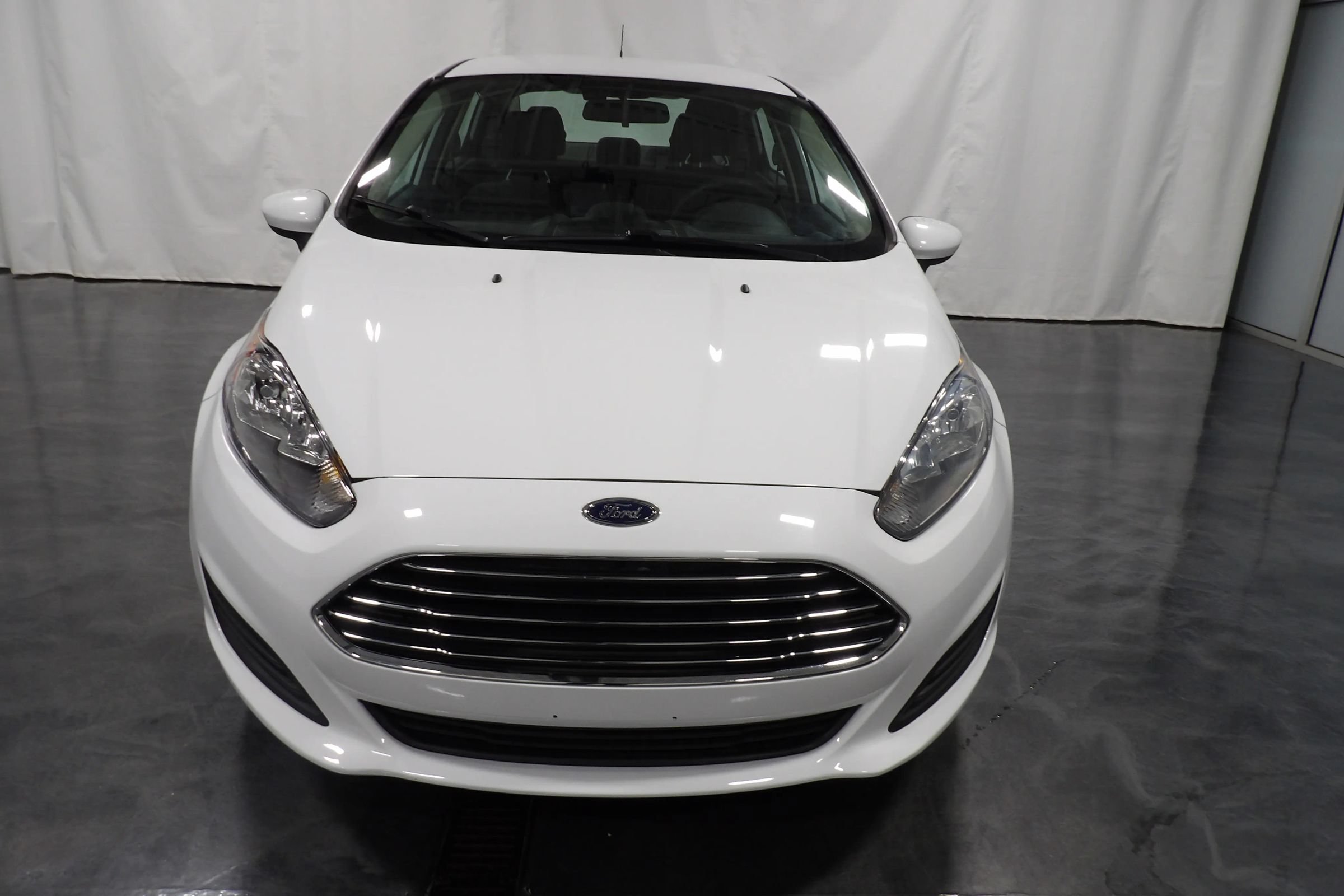 Used 2019 Ford Fiesta SE FWD image 2