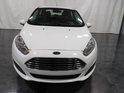 Used 2019 Ford Fiesta SE FWD image 2
