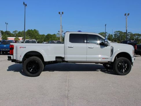 Used 2025 Ford F450 Platinum w/ Platinum Plus Package AWD/4WD image 14