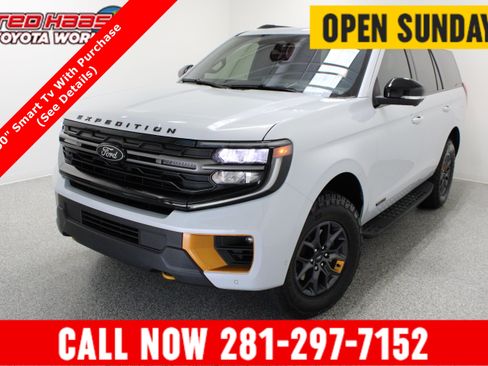 Used 2025 Ford Expedition Tremor AWD/4WD image 1