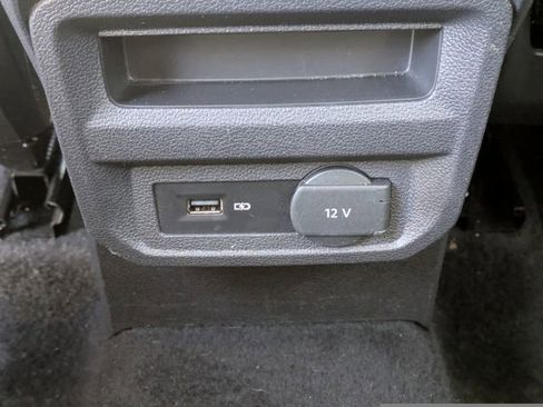 Used 2020 Volkswagen Tiguan SE image 14