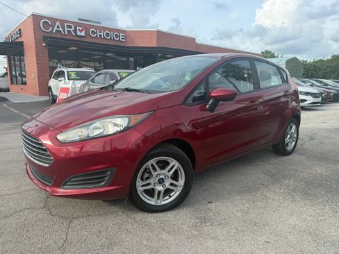 Used 2017 Ford Fiesta SE FWD image 1