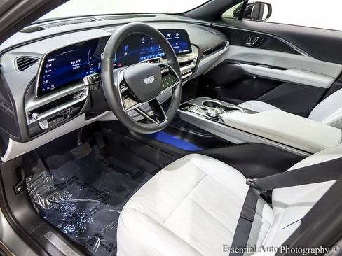 Certified 2024 Cadillac Lyriq Luxury AWD/4WD image 11
