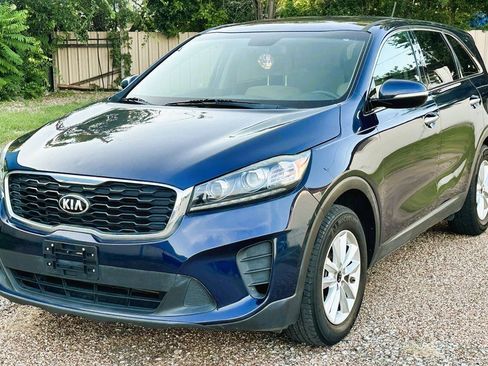 Used 2019 Kia Sorento FWD image 1