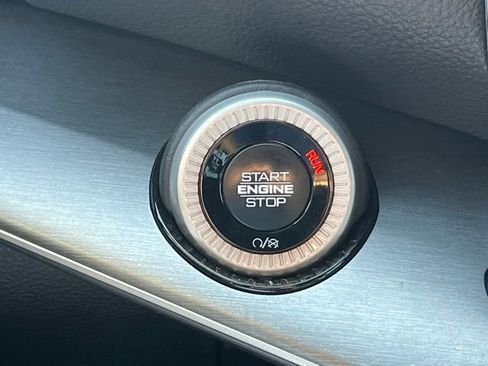 Used 2025 Jeep Wagoneer 4WD image 27