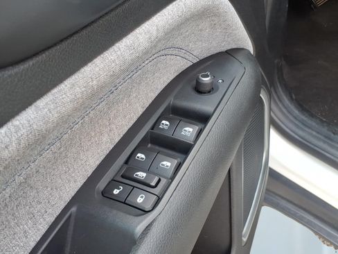 Used 2024 Jeep Compass Latitude AWD/4WD image 13