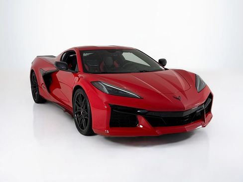 Used 2024 Chevrolet Corvette Z06 w/ Stealth Interior Trim Package RWD image 7