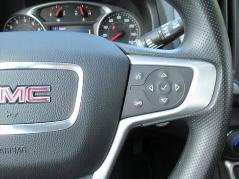 Used 2024 GMC Terrain SLE w/ Driver Convenience Package FWD image 22