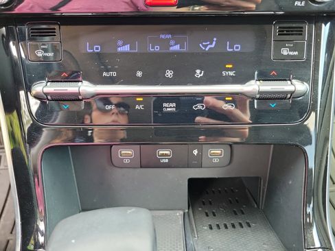 Used 2024 Kia Carnival SX Prestige FWD image 12