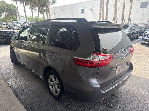 Used 2017 Toyota Sienna LE FWD image 9