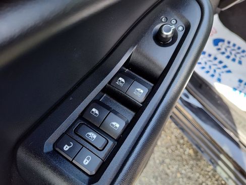 Used 2021 Jeep Grand Cherokee L Laredo image 16