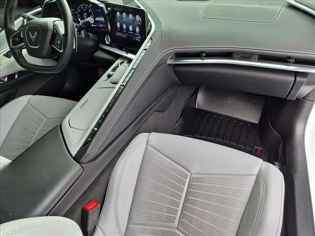 Used 2020 Chevrolet Corvette Stingray Preferred Cpe w/ 2LT Preferred Equipment Group RWD image 17