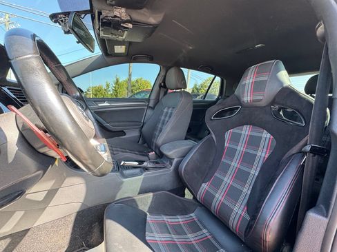 Used 2018 Volkswagen Golf 4-Door FWD image 14