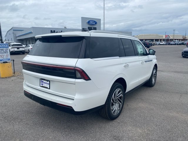 New 2025 Lincoln Navigator Reserve AWD/4WD image 6