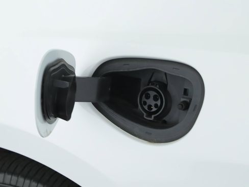 Used 2022 Chrysler Pacifica Touring-L image 18