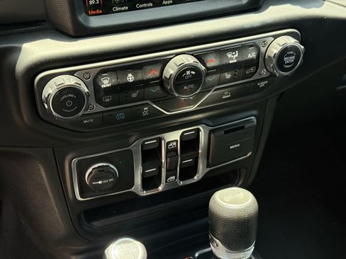 Used 2023 Jeep Wrangler Unlimited w/ Sun & Screen Package AWD/4WD image 23