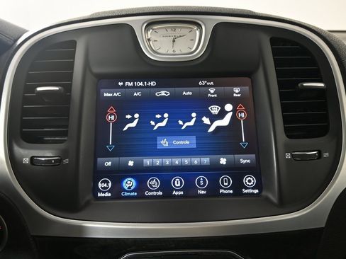 Used 2023 Chrysler 300 Touring L w/ Popular Equipment Group image 28