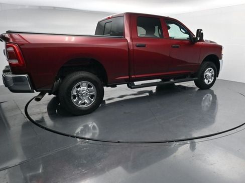Used 2024 RAM 2500 Tradesman w/ Chrome Appearance Group AWD/4WD image 4
