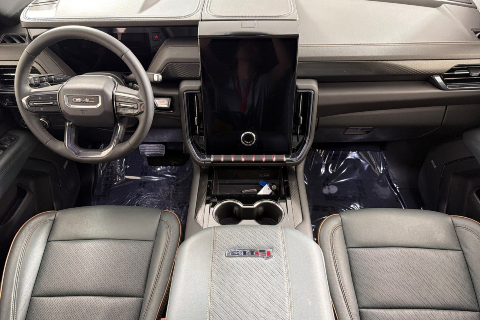 Used 2025 GMC Yukon AT4 w/ AT4 Premium Package AWD/4WD image 11
