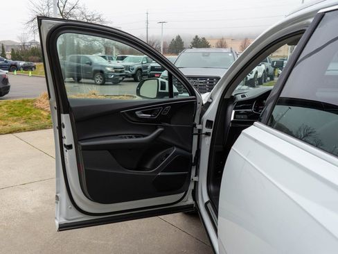 Used 2022 Audi Q7 3.0T Premium Plus AWD/4WD image 17