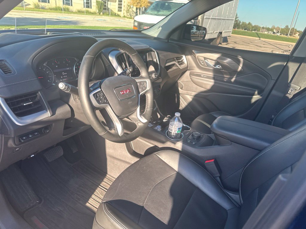Used 2023 GMC Terrain SLT w/ Tech Package FWD image 11