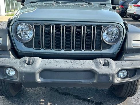Used 2024 Jeep Wrangler Unlimited Sport AWD/4WD image 8