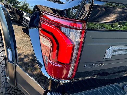 Used 2025 Ford F150 Raptor AWD/4WD image 29