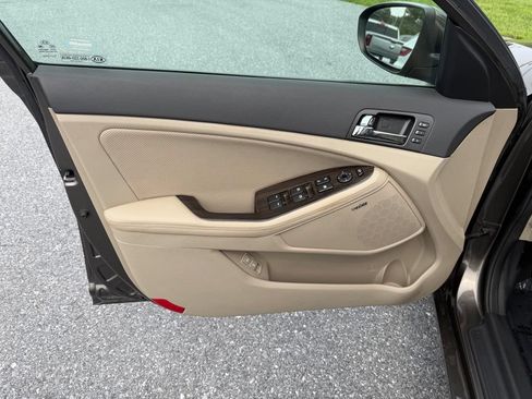 Used 2013 Kia Optima EX w/ Premium Pkg FWD image 11