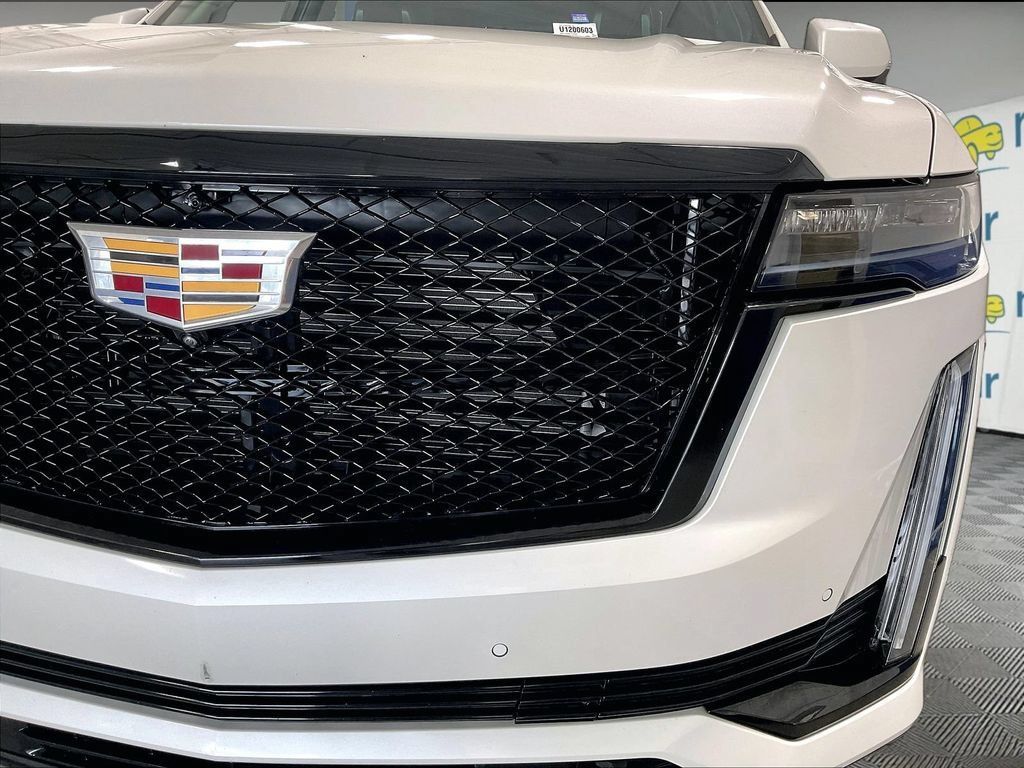 Used 2024 Cadillac Escalade Sport Platinum w/ Heavy-Duty Trailer Package AWD/4WD image 33