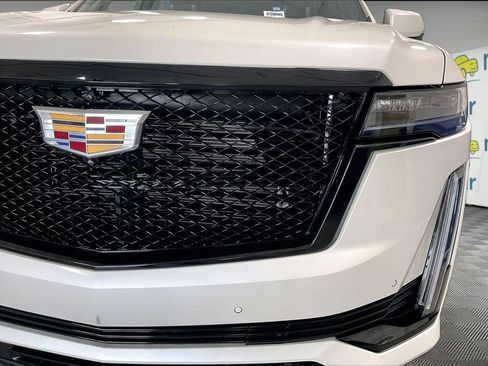 Used 2024 Cadillac Escalade Sport Platinum w/ Heavy-Duty Trailer Package AWD/4WD image 33