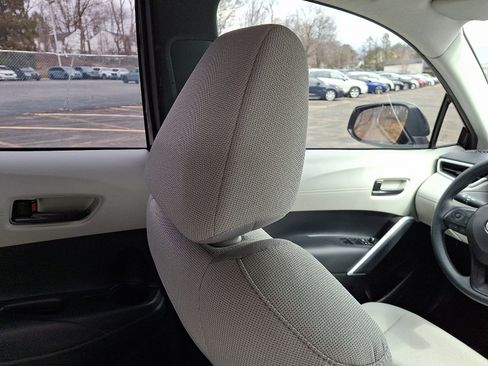 Used 2024 Toyota Corolla Cross L image 13