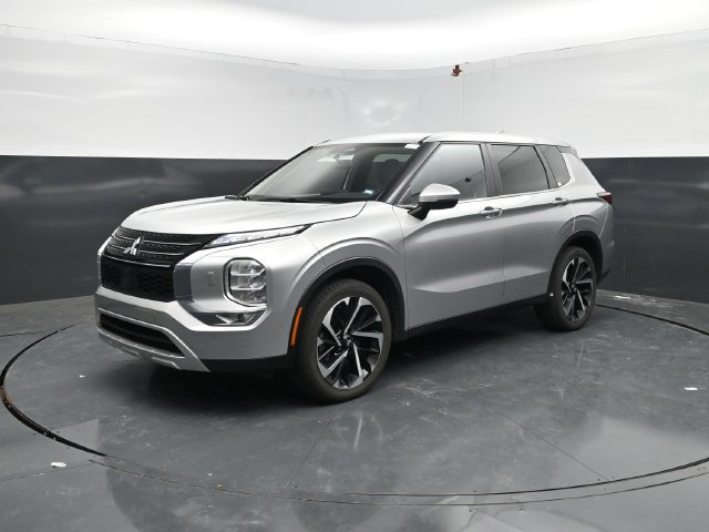 Used 2024 Mitsubishi Outlander SE AWD/4WD image 4