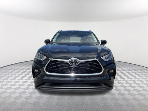 New 2026 Toyota Highlander Limited AWD/4WD image 2